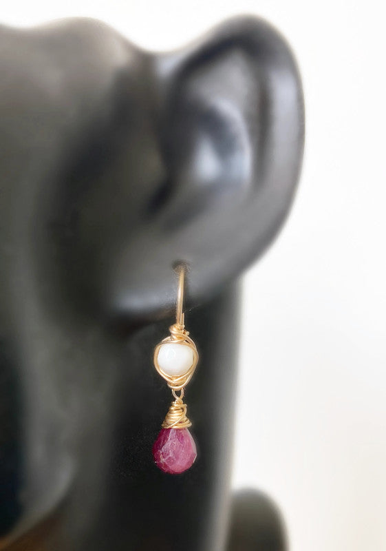 14k Goldfilled oorbellen met Parelmoer en Robijn