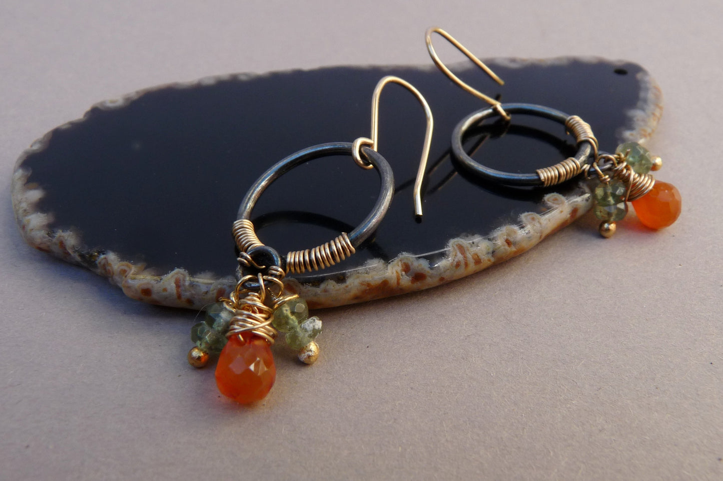 14k Goldfilled Oorbellen met Peridot en Carneool: Sieraden uit Enkhuizen