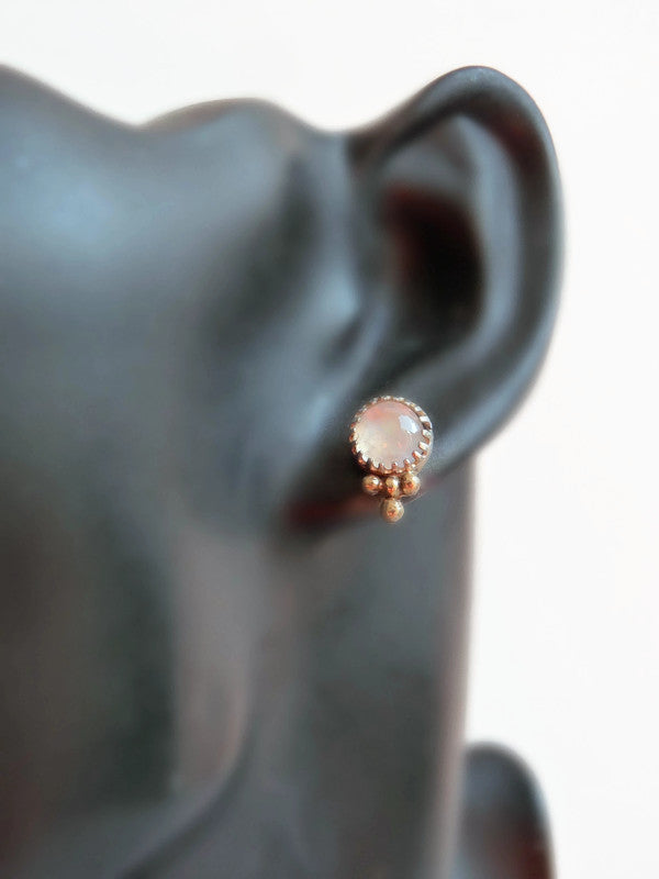 14 Karat Gold Brautohrringe mit Mondstein – Handgefertigt & zeitlos