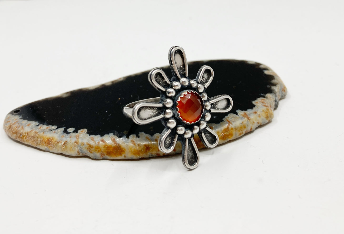 Karneol-Silberring — Statement-Ring in Blütenform handgefertigt