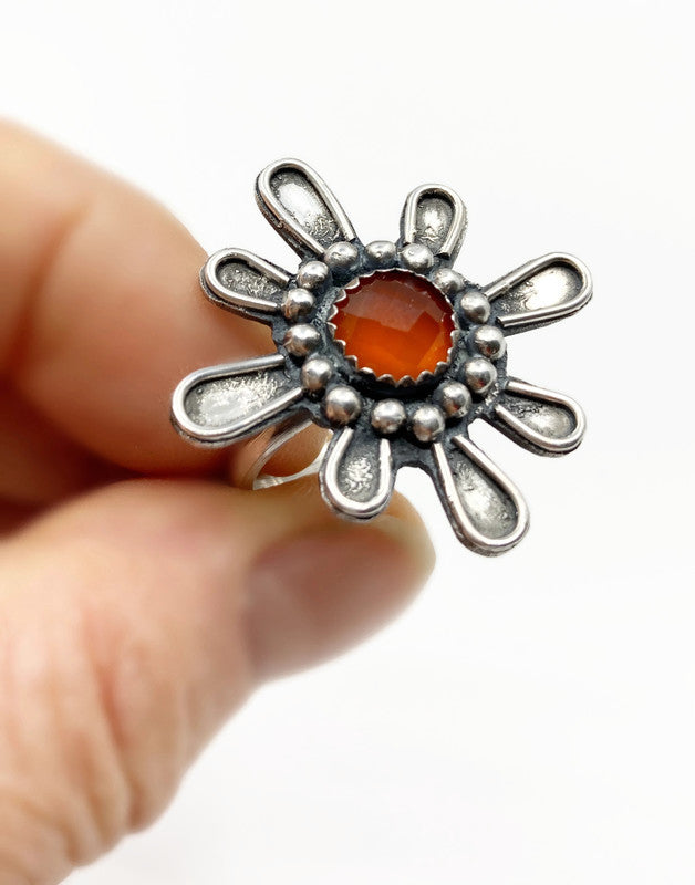 Karneol-Silberring — Statement-Ring in Blütenform handgefertigt