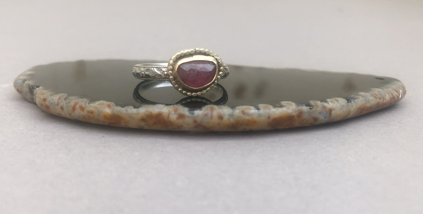 Stapelring aus Silber und Gold mit rosa Turmalin