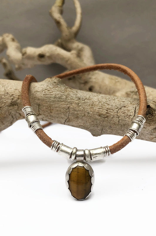 RESERVIERUNG; Herrenhalskette mit Tigerauge und silbernen Akzenten