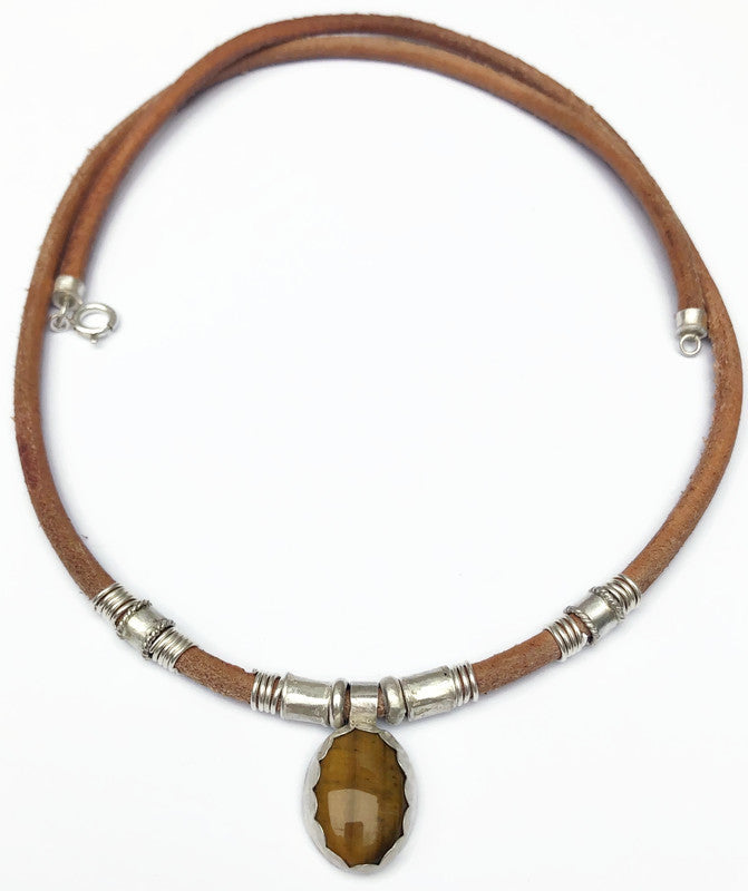 RESERVIERUNG; Herrenhalskette mit Tigerauge und silbernen Akzenten