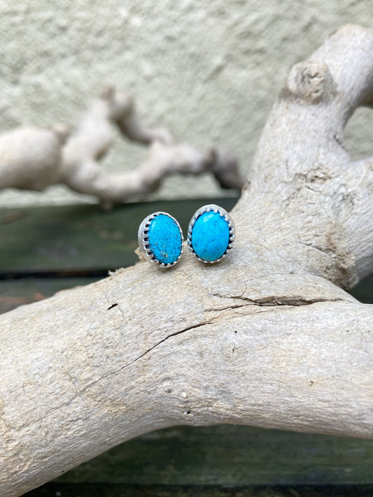 Sterling Zilveren Oorknopjes met Turkoois • Boho Edelsteen Oorbellen • Handgemaakt en Authentiek