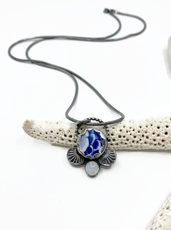 Silberne Halskette mit Delfter Blau-Anhänger – Schmuck von Enkhuizen