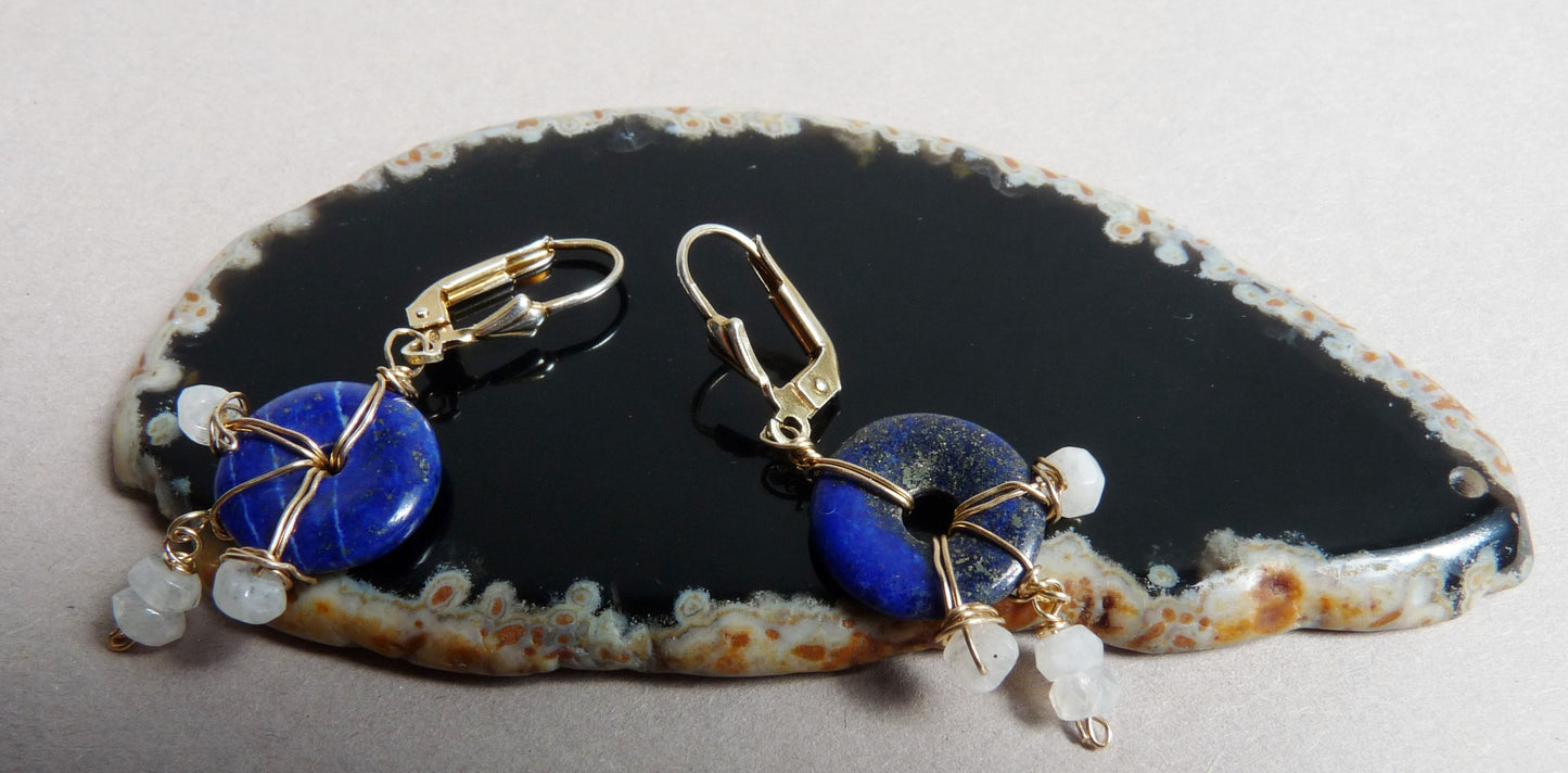 14 Karat vergoldete Ohrringe – Mondstein und Lapislazuli