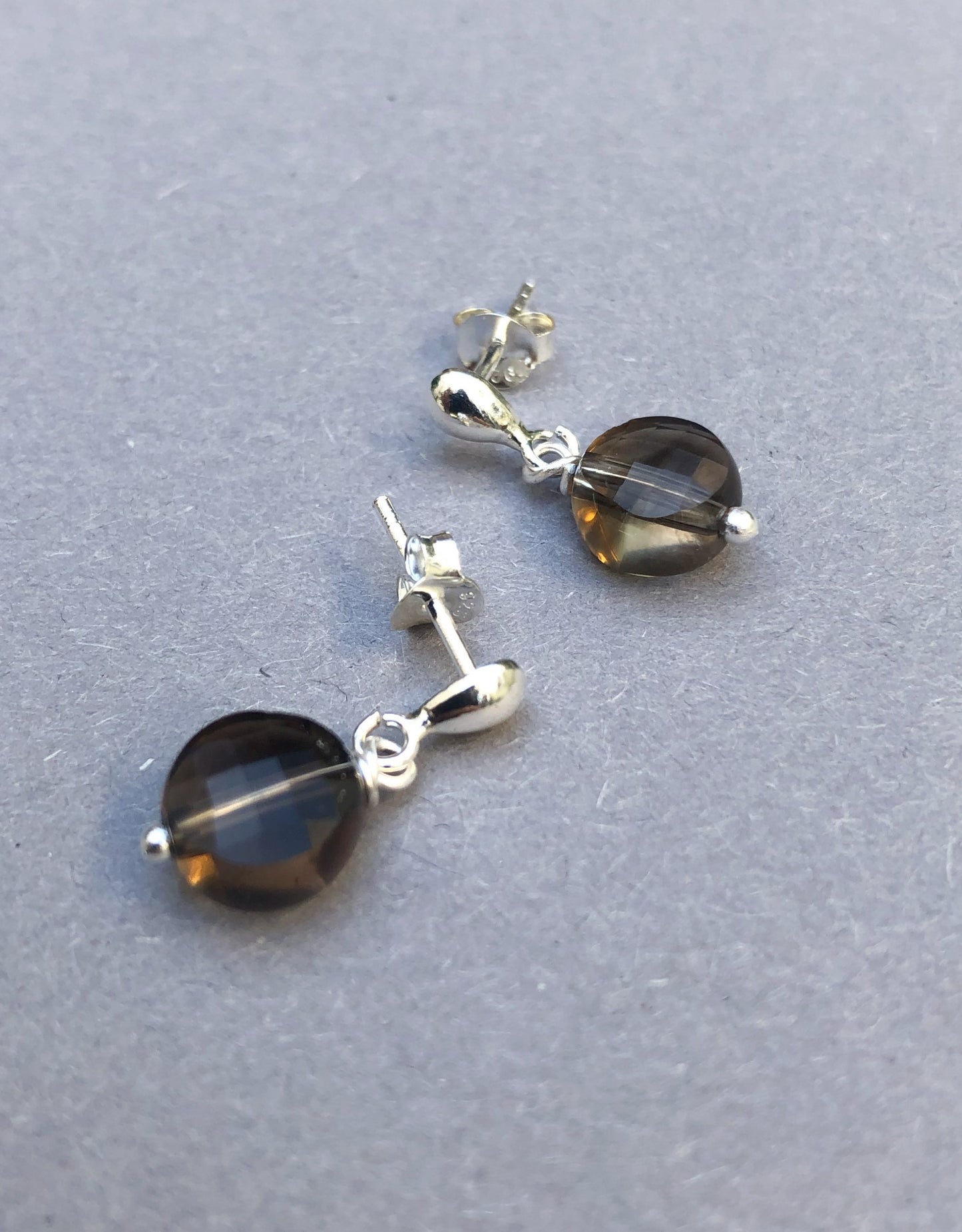 rookkwarts oorbellen