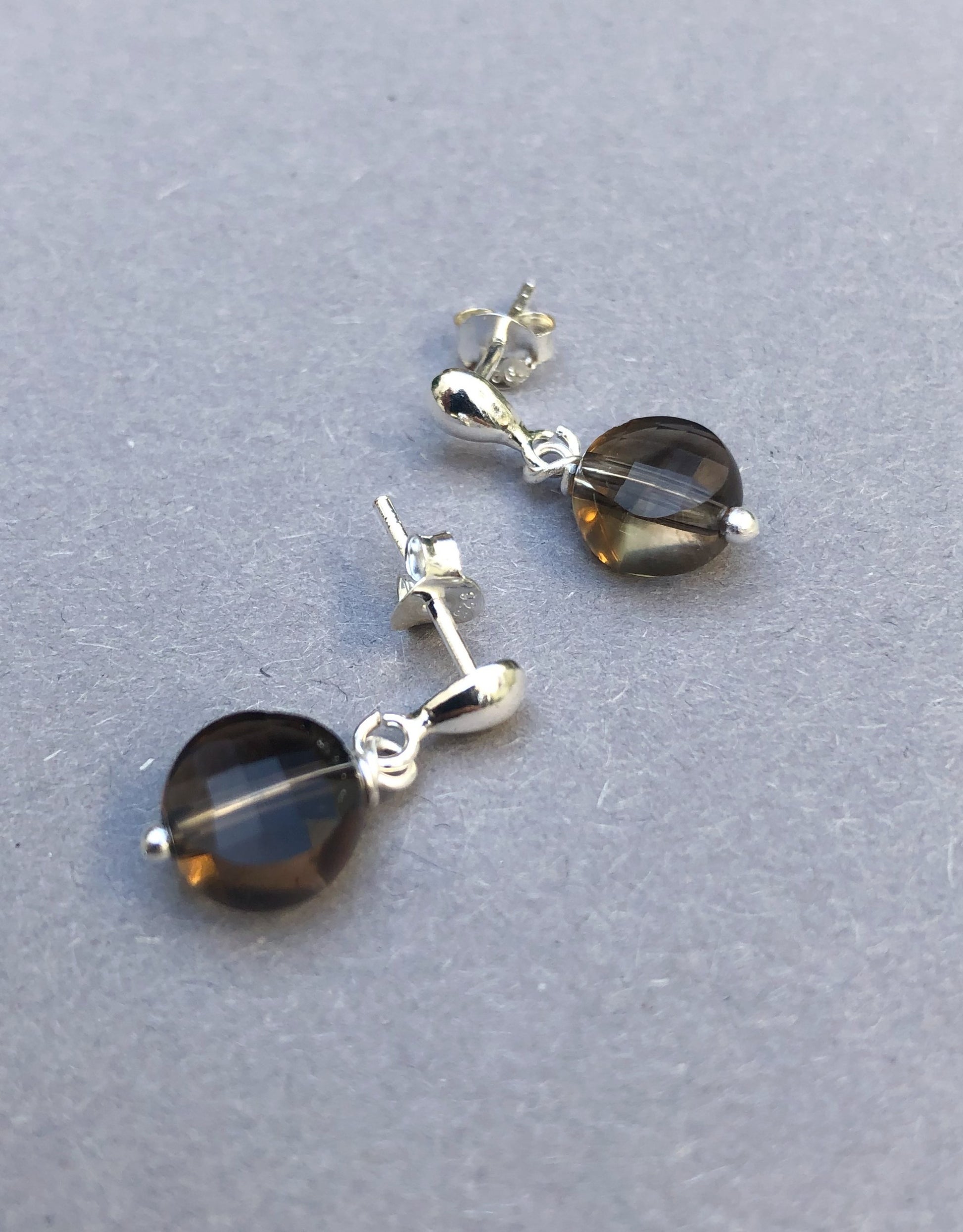 rookkwarts oorbellen