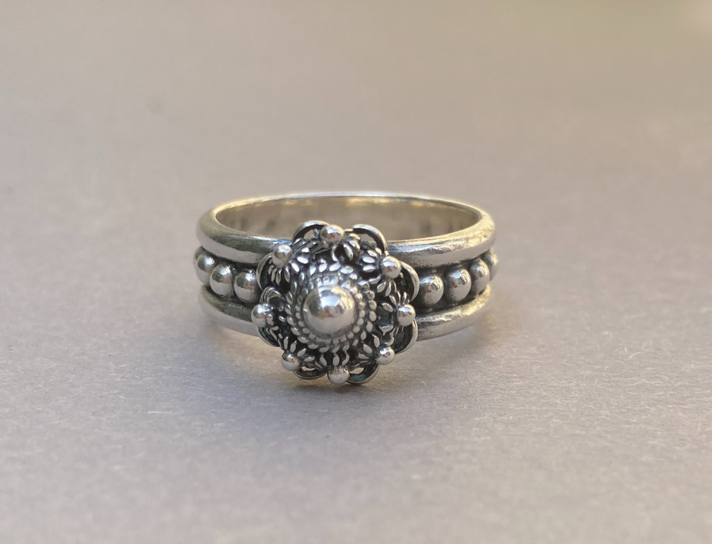 Sterling zilveren ring met Zeeuwse knoop
