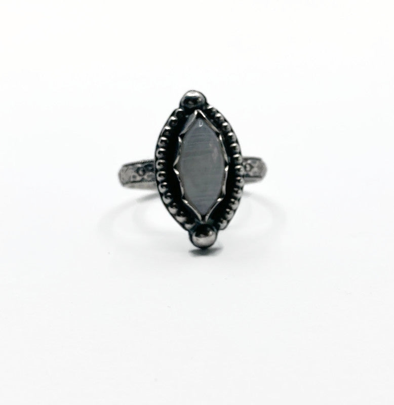 Einzigartiger handgefertigter Ring mit Mondstein