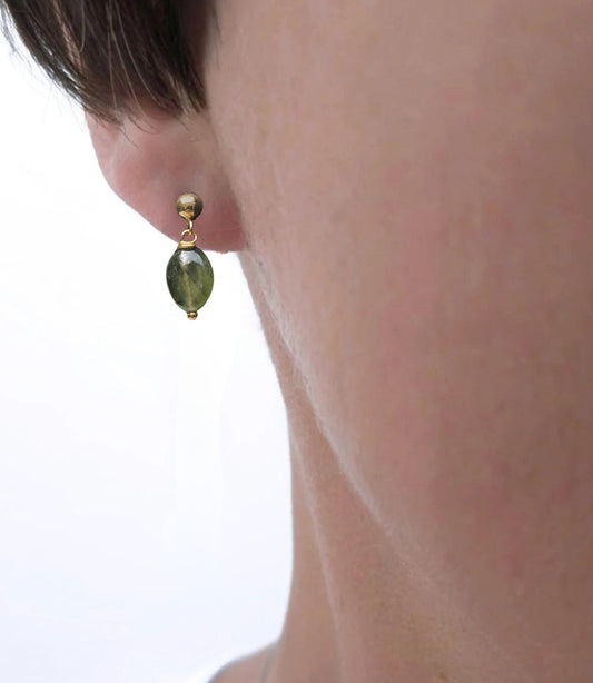 14k Goldfilled Oorbellen met Groene Toermalijn • Minimalistische Edelsteen Oorbellen