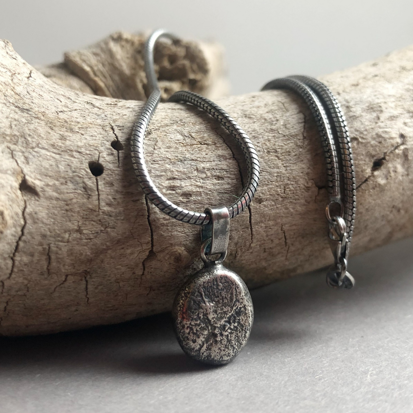 Heren ketting met hanger – stoere zilveren heren ketting, handgemaakt & uniek