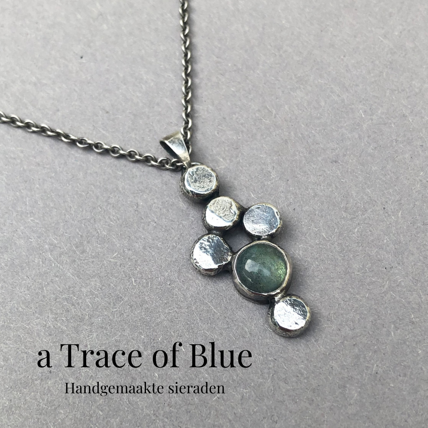 Herrenkette aus Silber mit Labradorit – kraftvoll und bedeutungsvoll