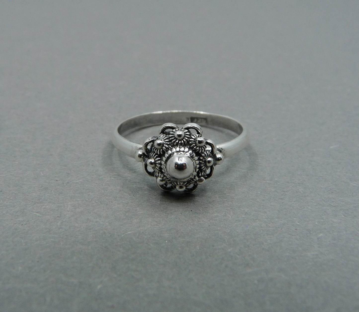 Ring mit Zeeland-Knoten – glänzend oxidiert