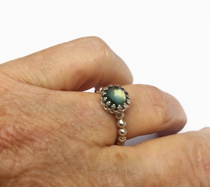 Silberner Labradorit-Schiebering