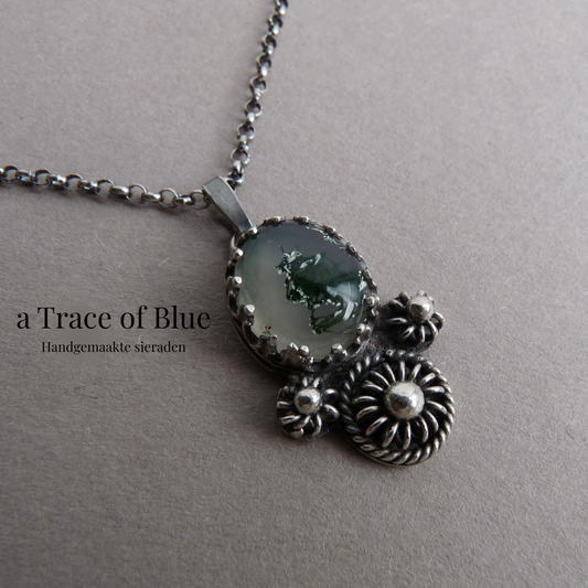 boomagaat-hanger-met-spinnetjes-zeeuwse-knoop-detail