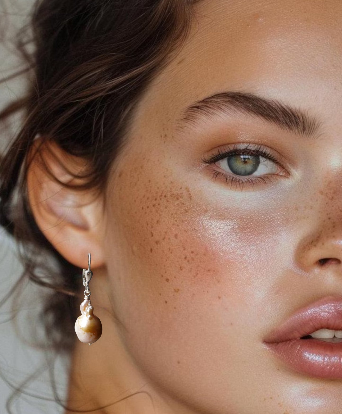 Tropfenförmige Süßwasserperlenohrringe mit Klapphaken aus Sterlingsilber