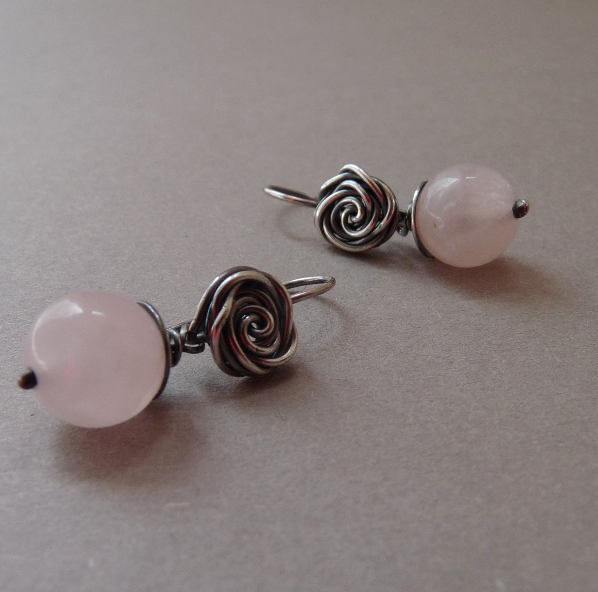 bruidssieraden-enkhuizen-roosjes-oorbellen-rozenkwarts