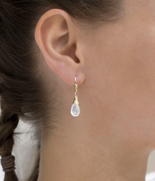 14k Goldfilled oorbellen met Chalcedoon druppel voor dames – elegant en handgemaakt