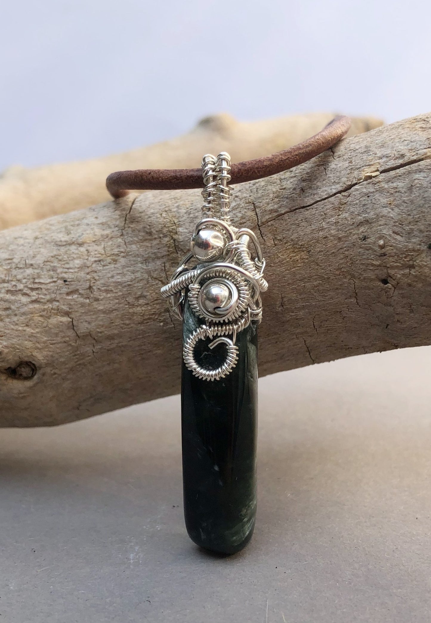 Leren heren ketting met natuursteen Serafiniet