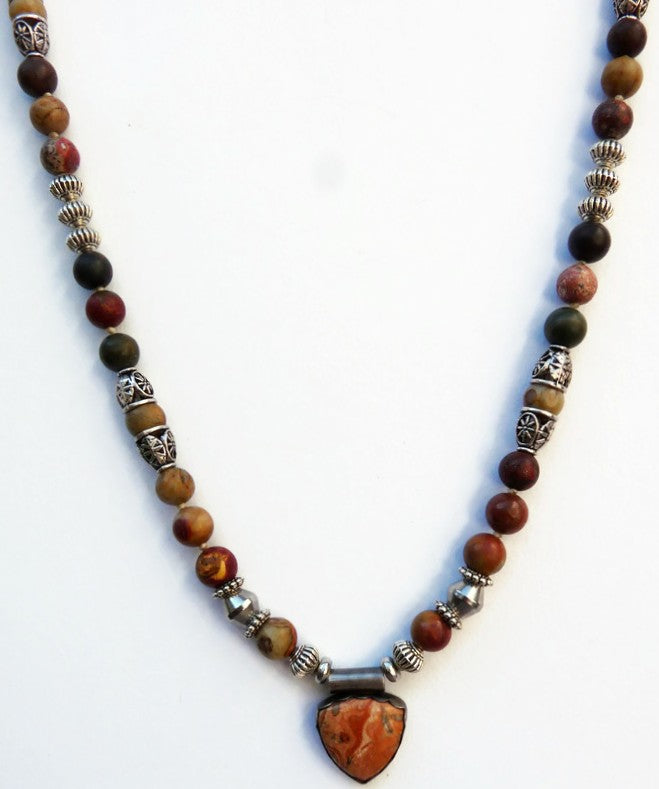 Einzigartiger Schmuck in Westfriesland – Robuste Herrenhalskette aus Jaspis und Edelstahl