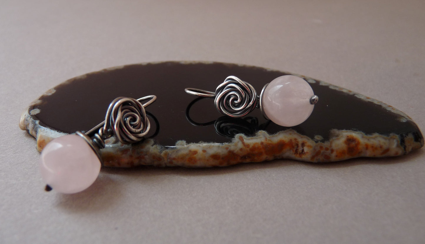 Brautschmuck Enkhuizen; Rosenohrringe mit Rosenquarz