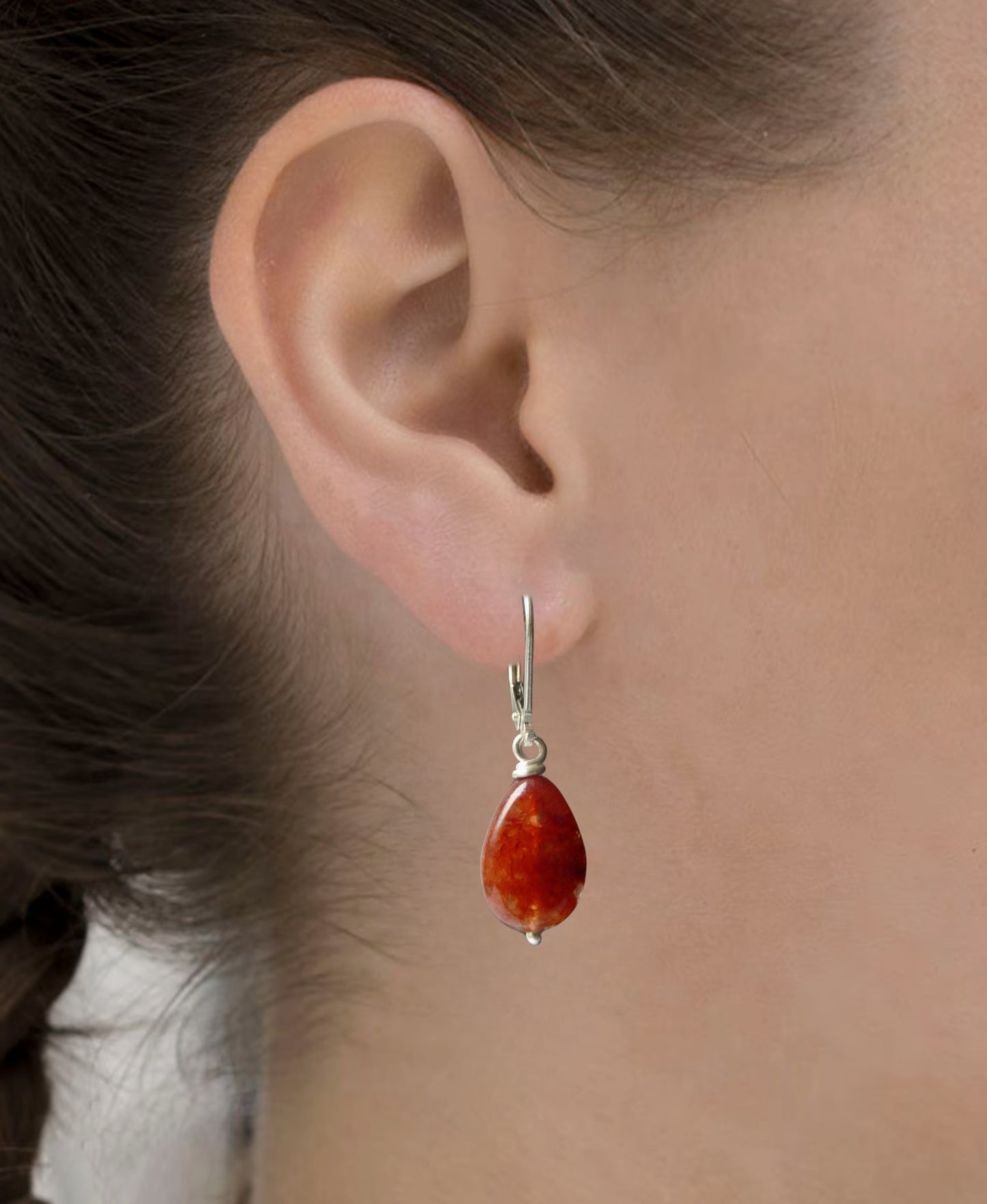 Zilveren oorbellen met rode Jaspis druppels – handgemaakt natuursteen oorbellen