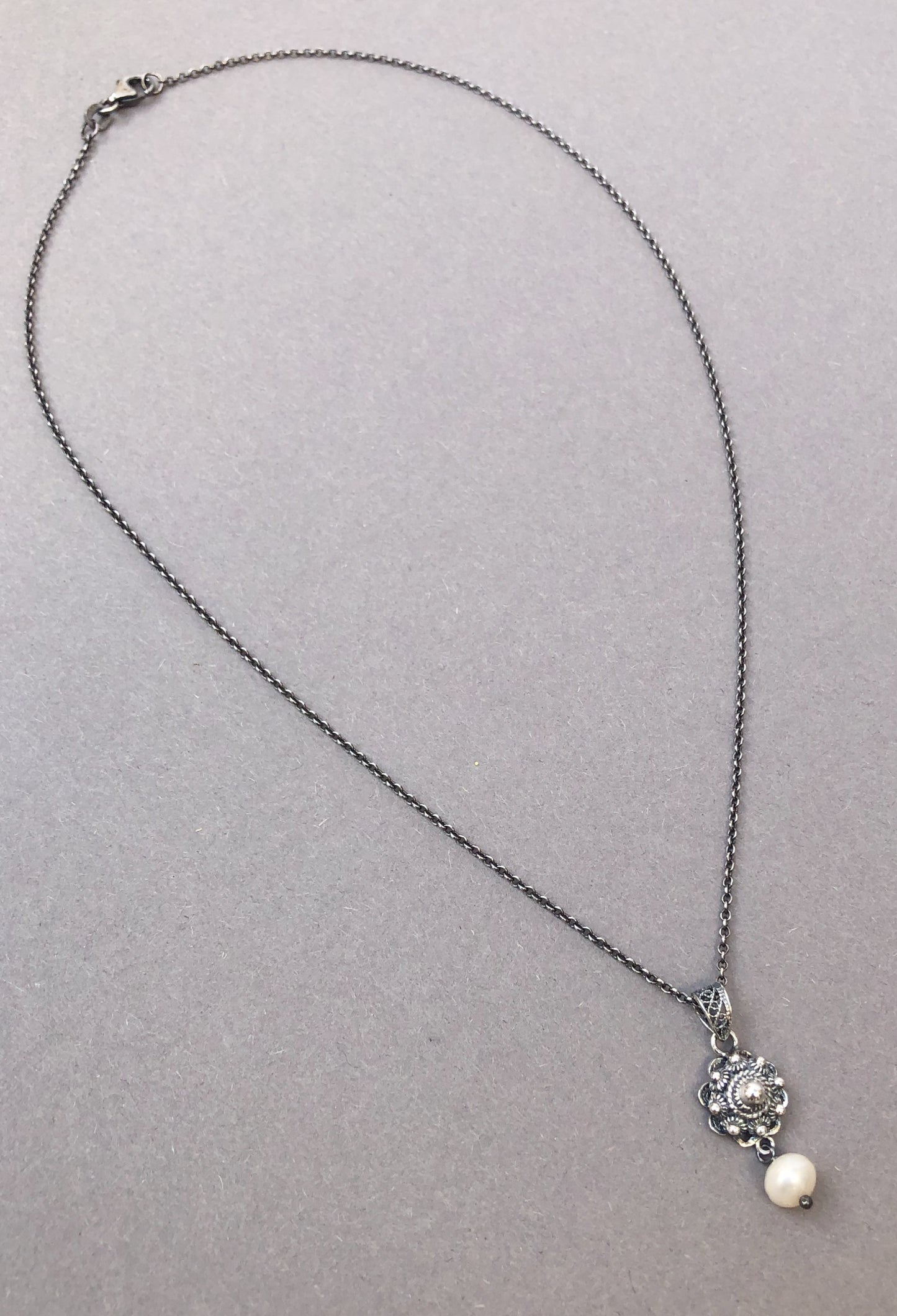 Dutch Knot Necklace with Pearl – Timeless Elegance