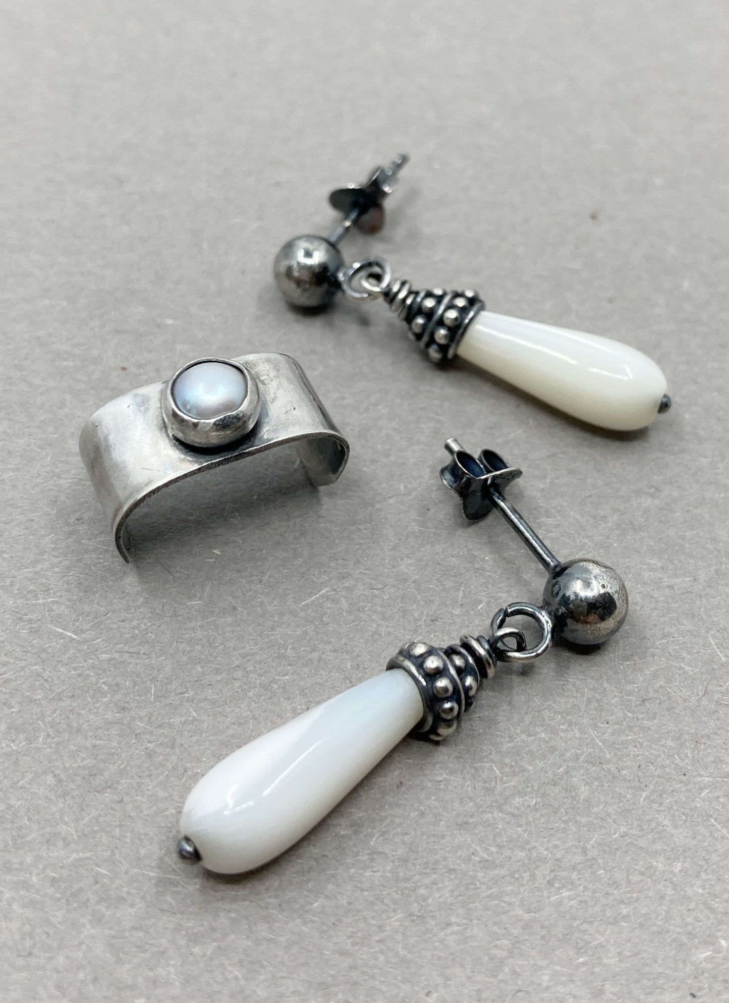 Herren-Ohrklemme mit Perle und Ohrringen