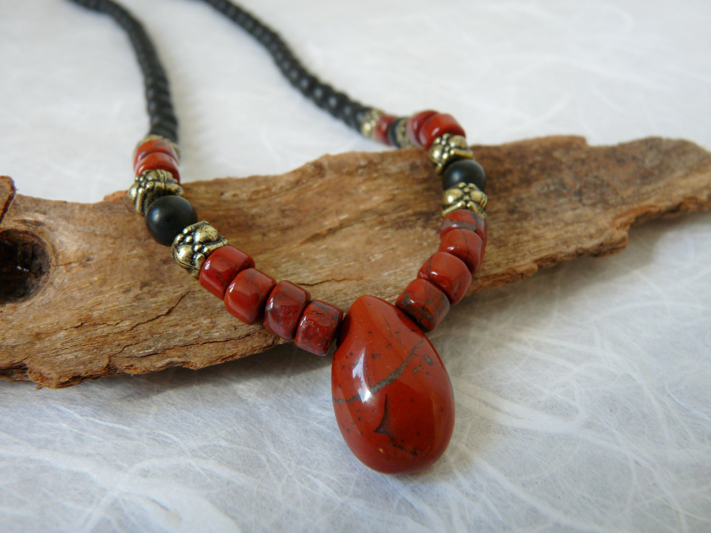 Herrenkette mit Onyx und rotem Jaspis – markant und bedeutungsvoll