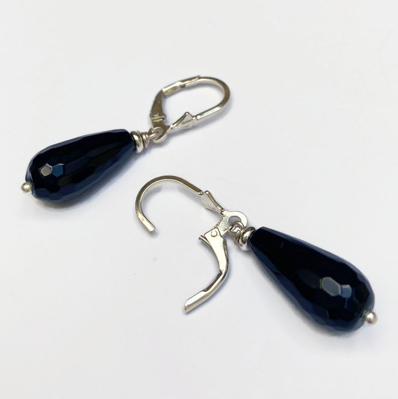 Zwarte Onyx druppel oorbellen met Sterling zilveren klaphaakjes