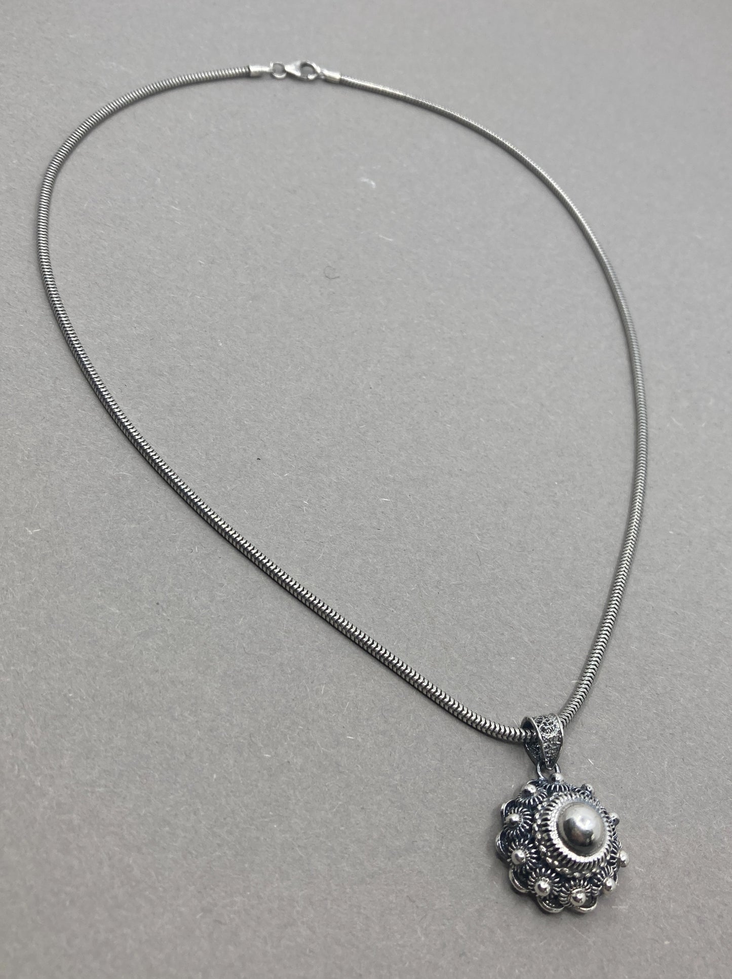 Zilveren Zeeuwse knoop hanger ketting