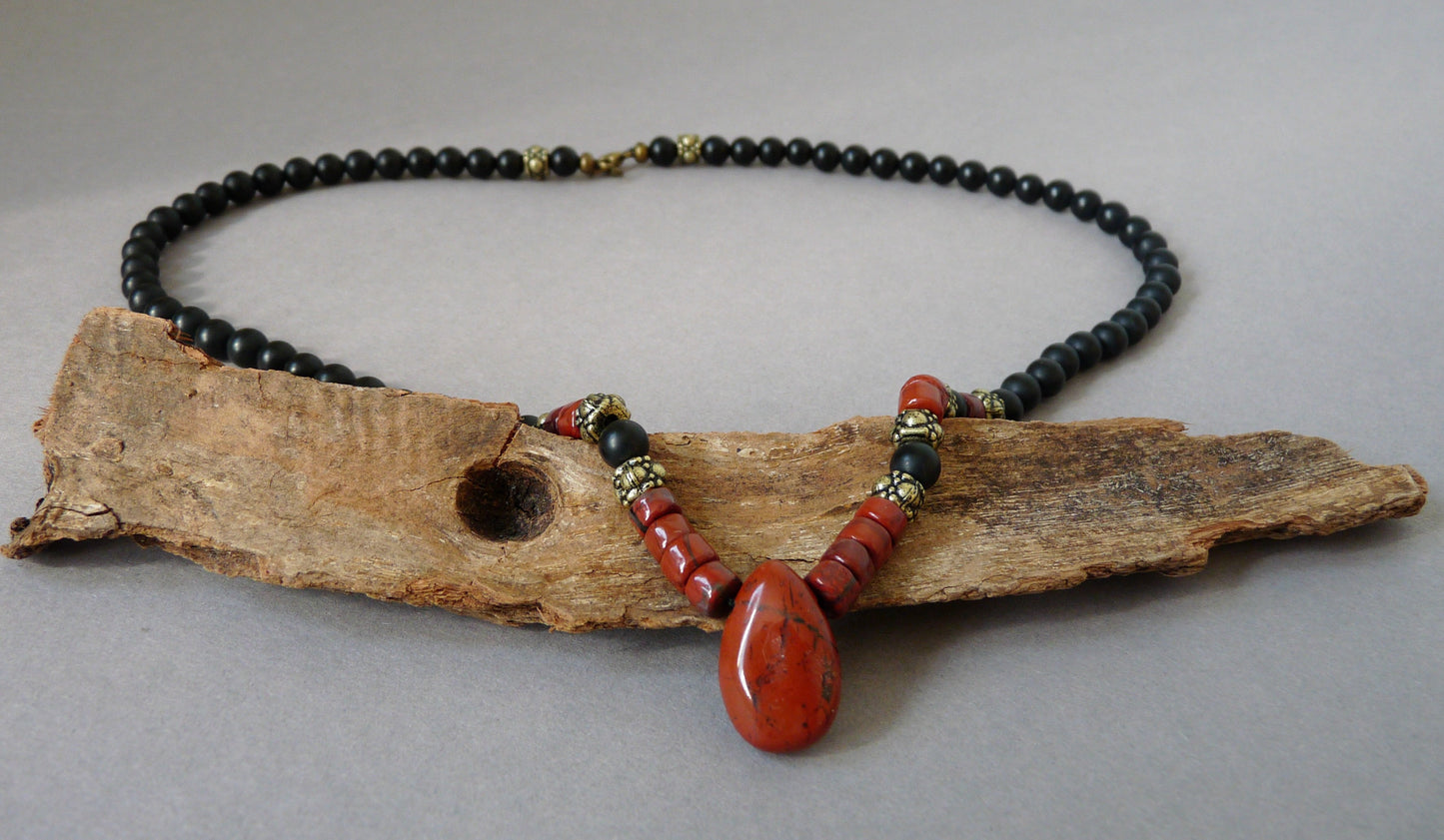 Herrenkette mit Onyx und rotem Jaspis – markant und bedeutungsvoll