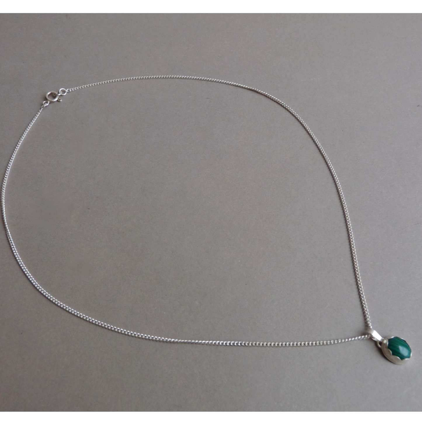 Zilveren heren ketting met Malachiet hanger – handgemaakt sieraad