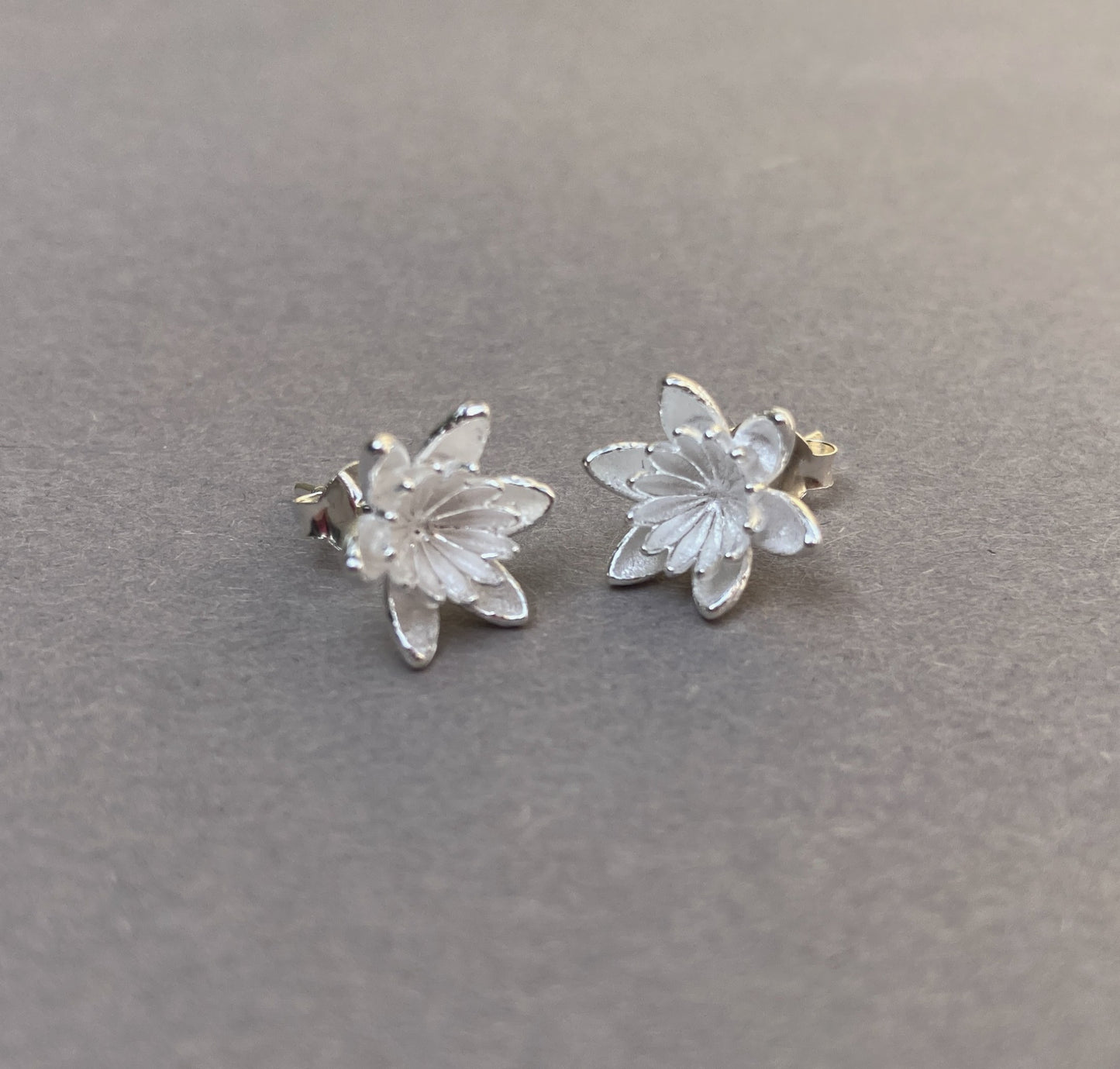 Sterling zilveren Lotusbloem oorknopjes