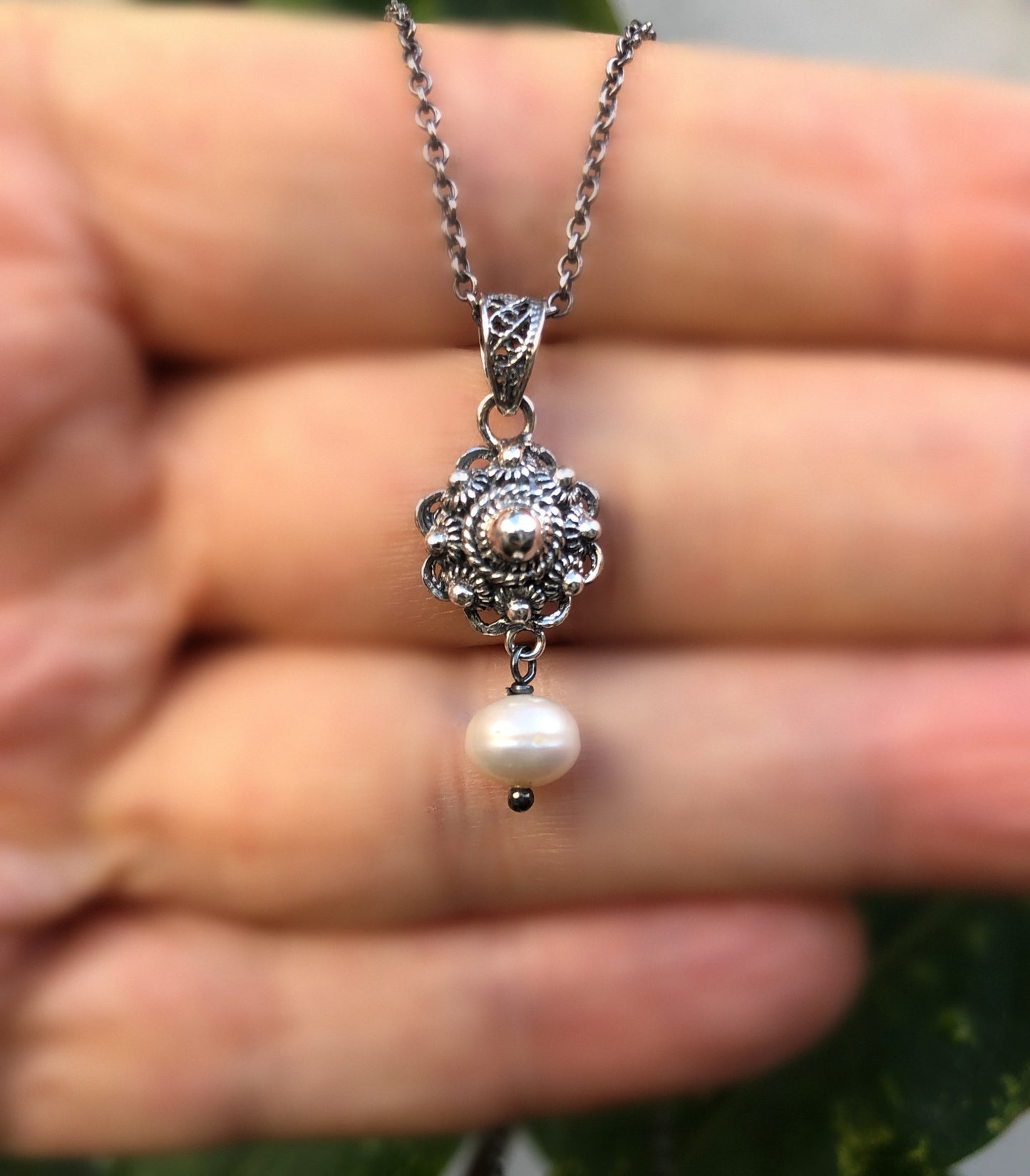 Dutch Knot Necklace with Pearl – Timeless Elegance
