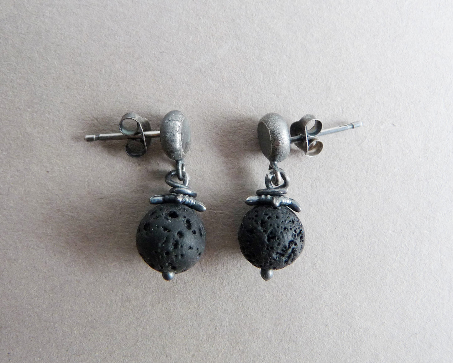 raw silver line heren oorbellen ruw zilver