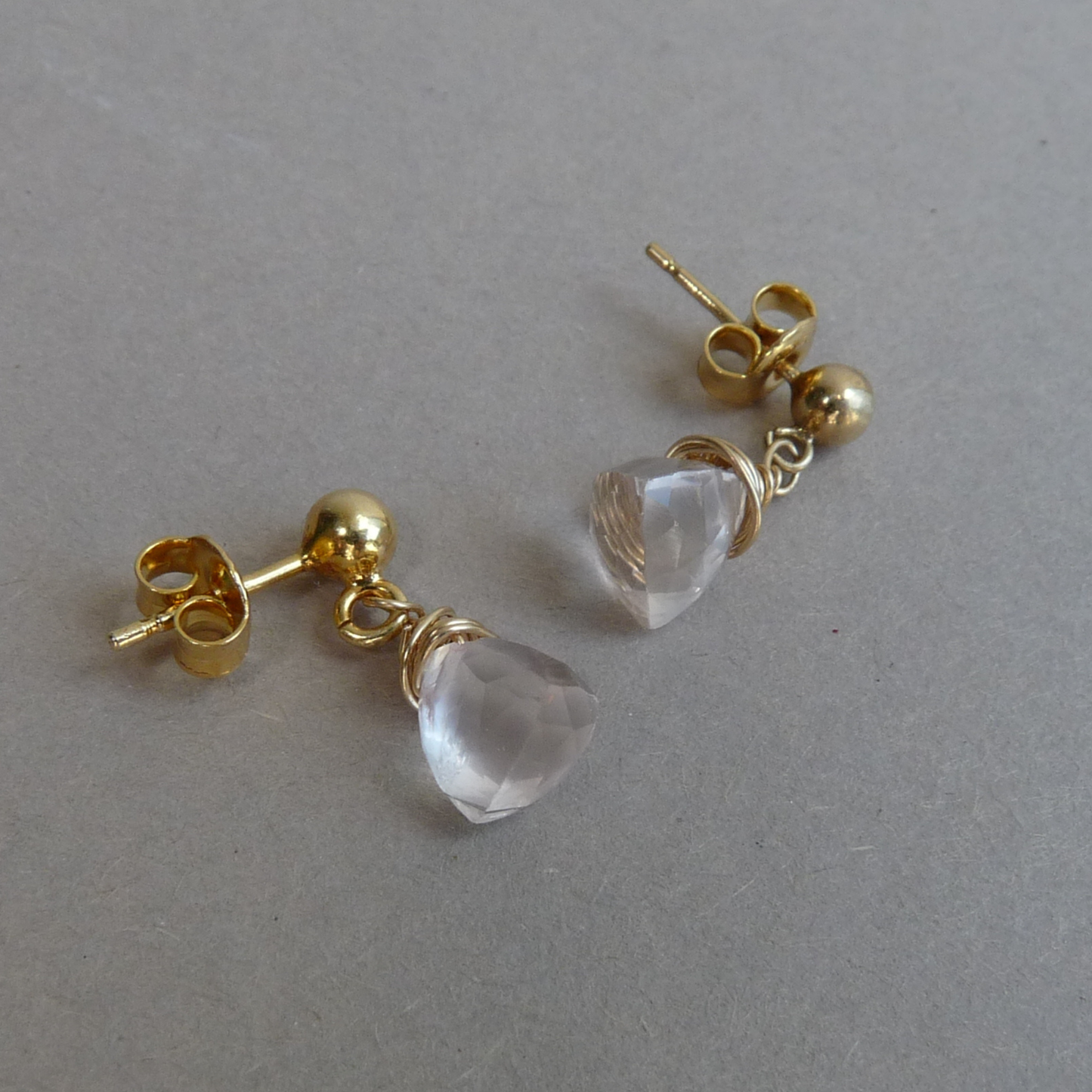 14k Goldfilled oorknopjes met facet geslepen rozenkwarts