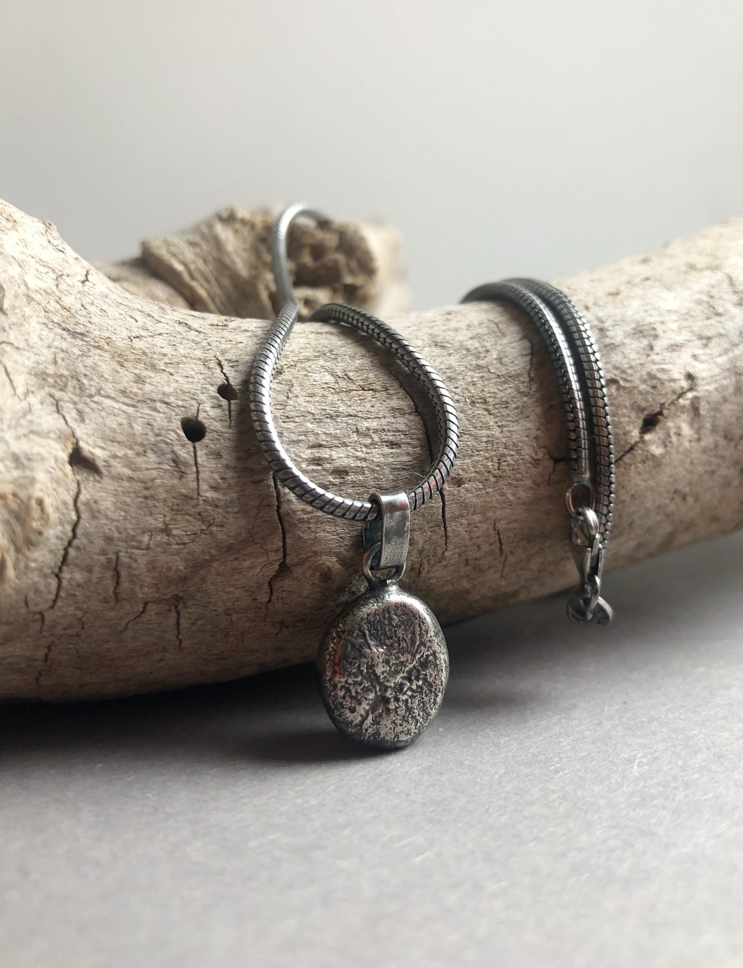Heren ketting met hanger – stoere zilveren heren ketting, handgemaakt & uniek