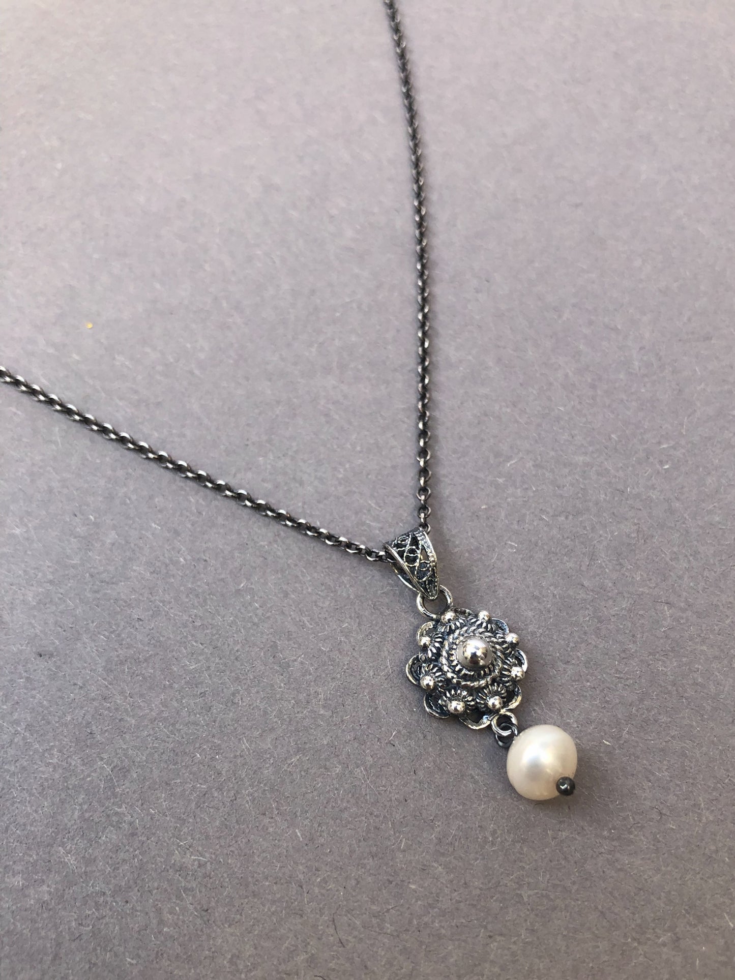 Dutch Knot Necklace with Pearl – Timeless Elegance
