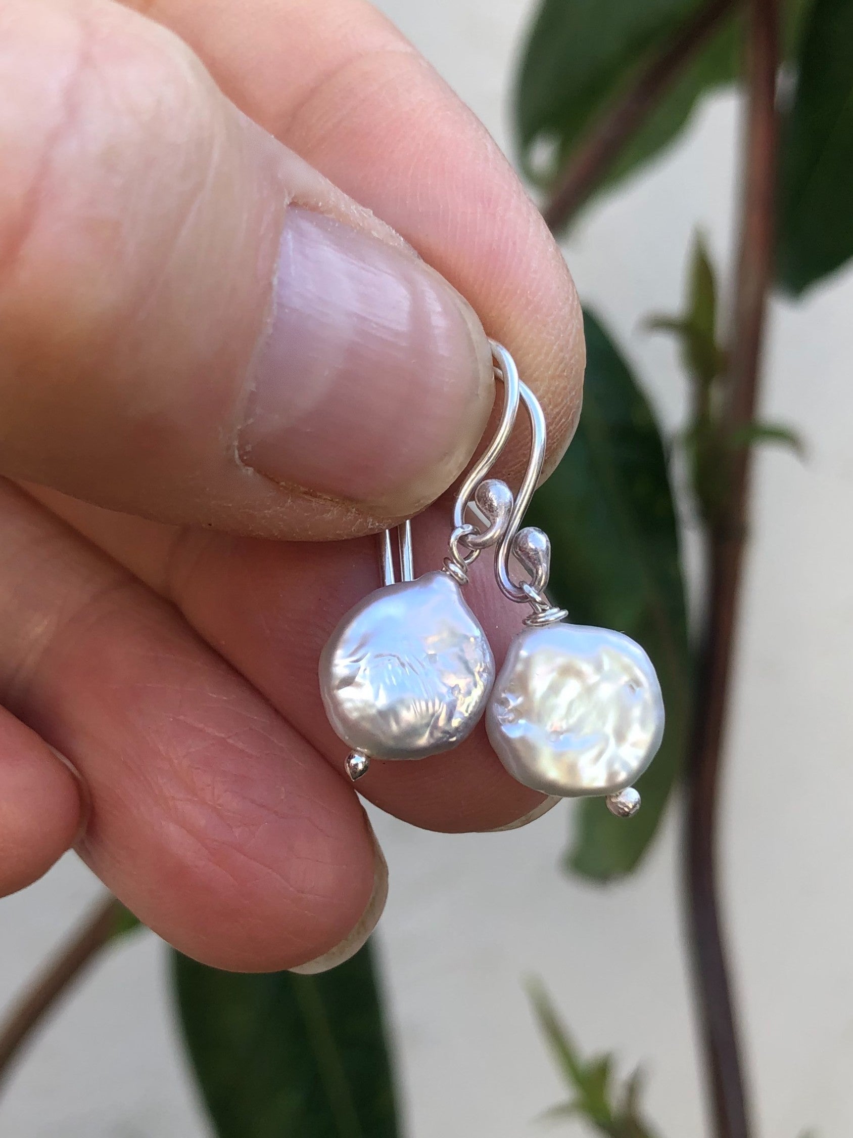 zilveren bruidsoorbellen met muntparels