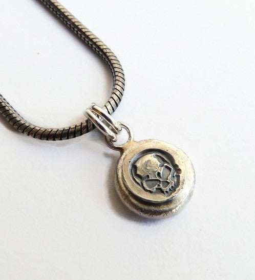 Silberne Männerkette mit Totenkopf Anhänger