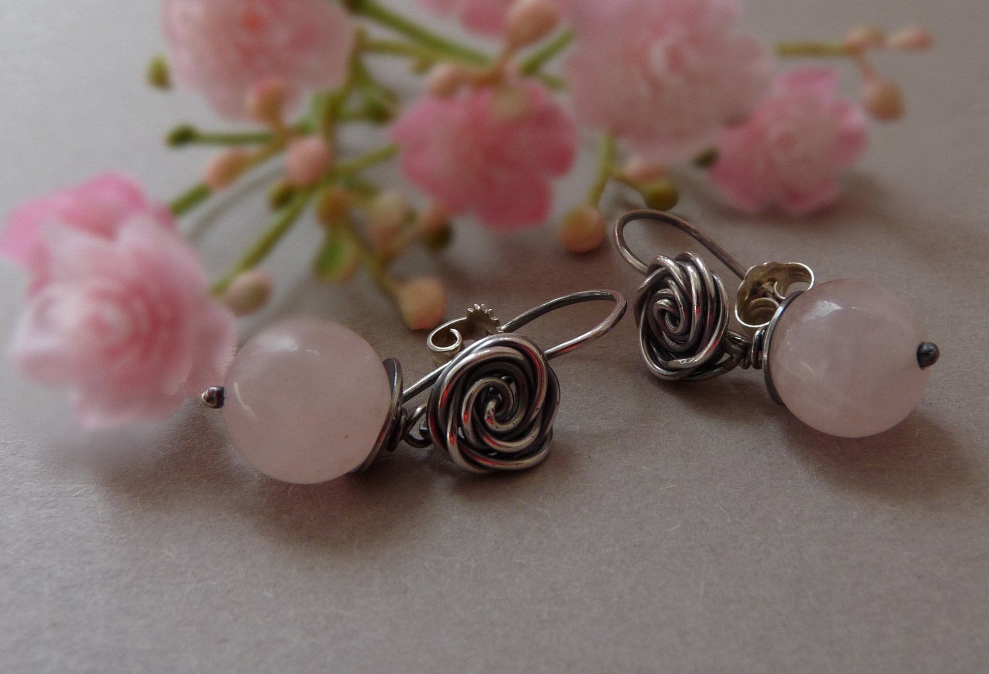 zilveren-roosjes-oorbellen-voor-bruid-enkhuizen