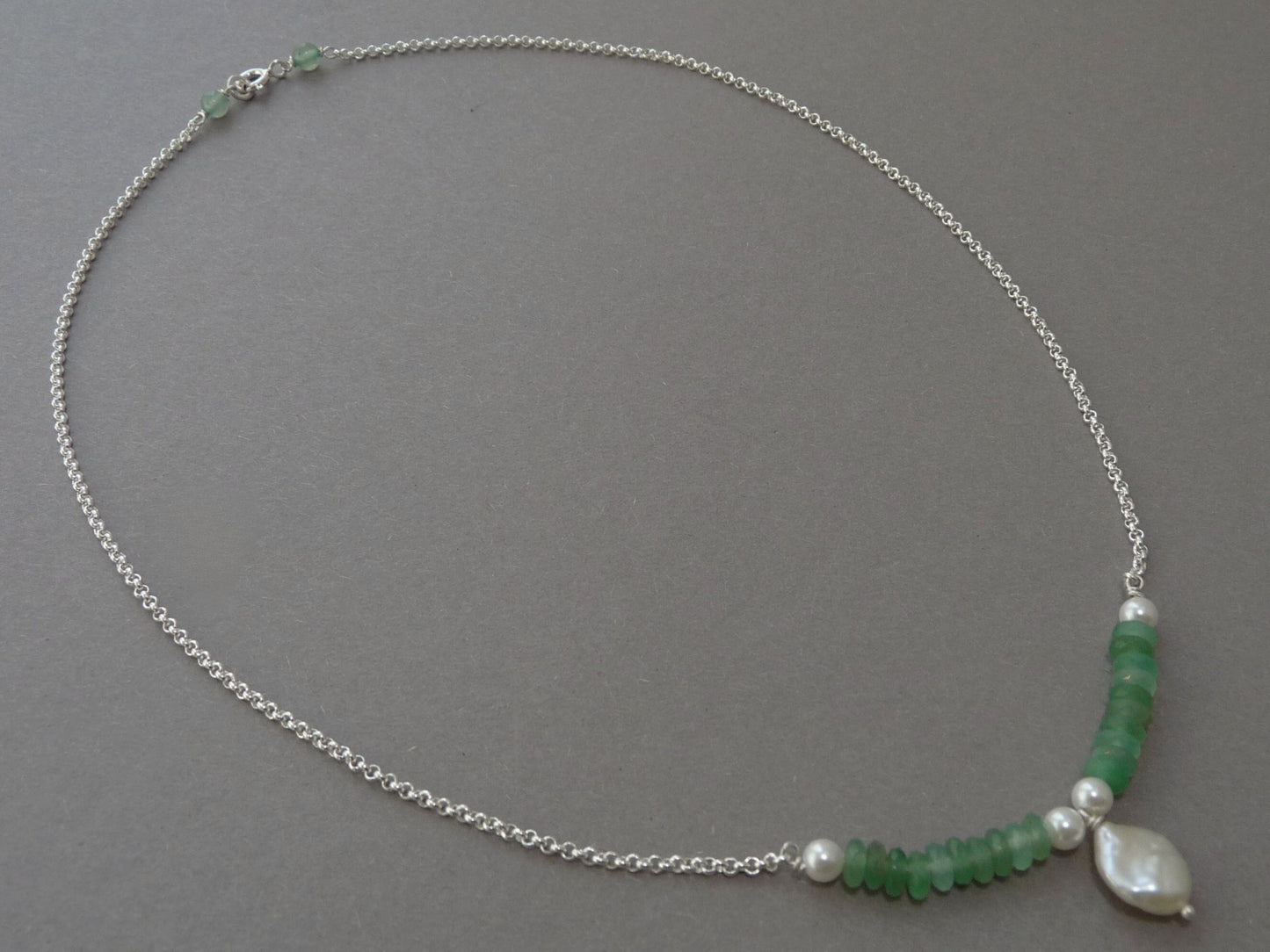 Bridal necklace with aventurine and pearls