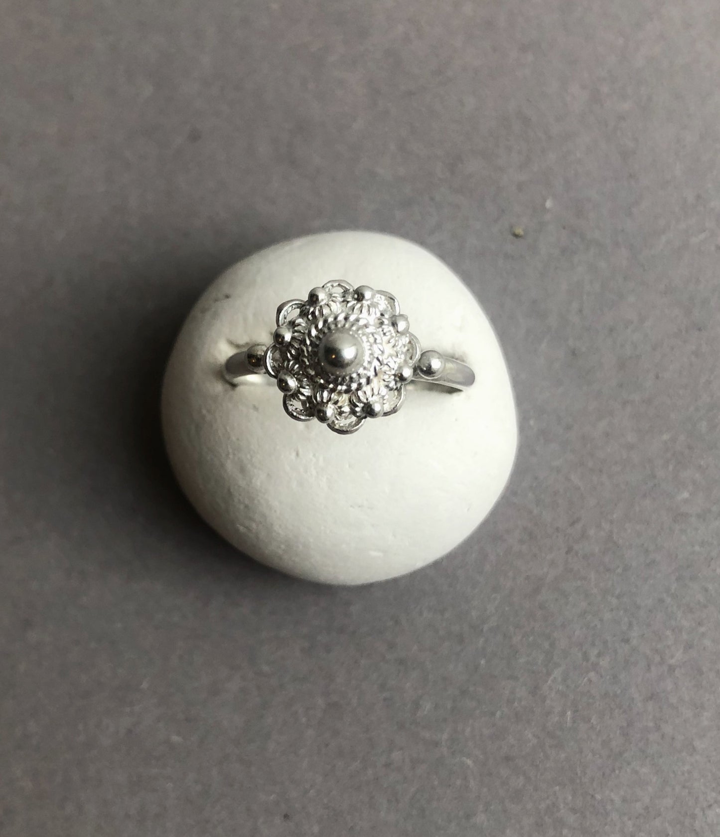 Ring mit Zeeland-Knoten – glänzend oxidiert
