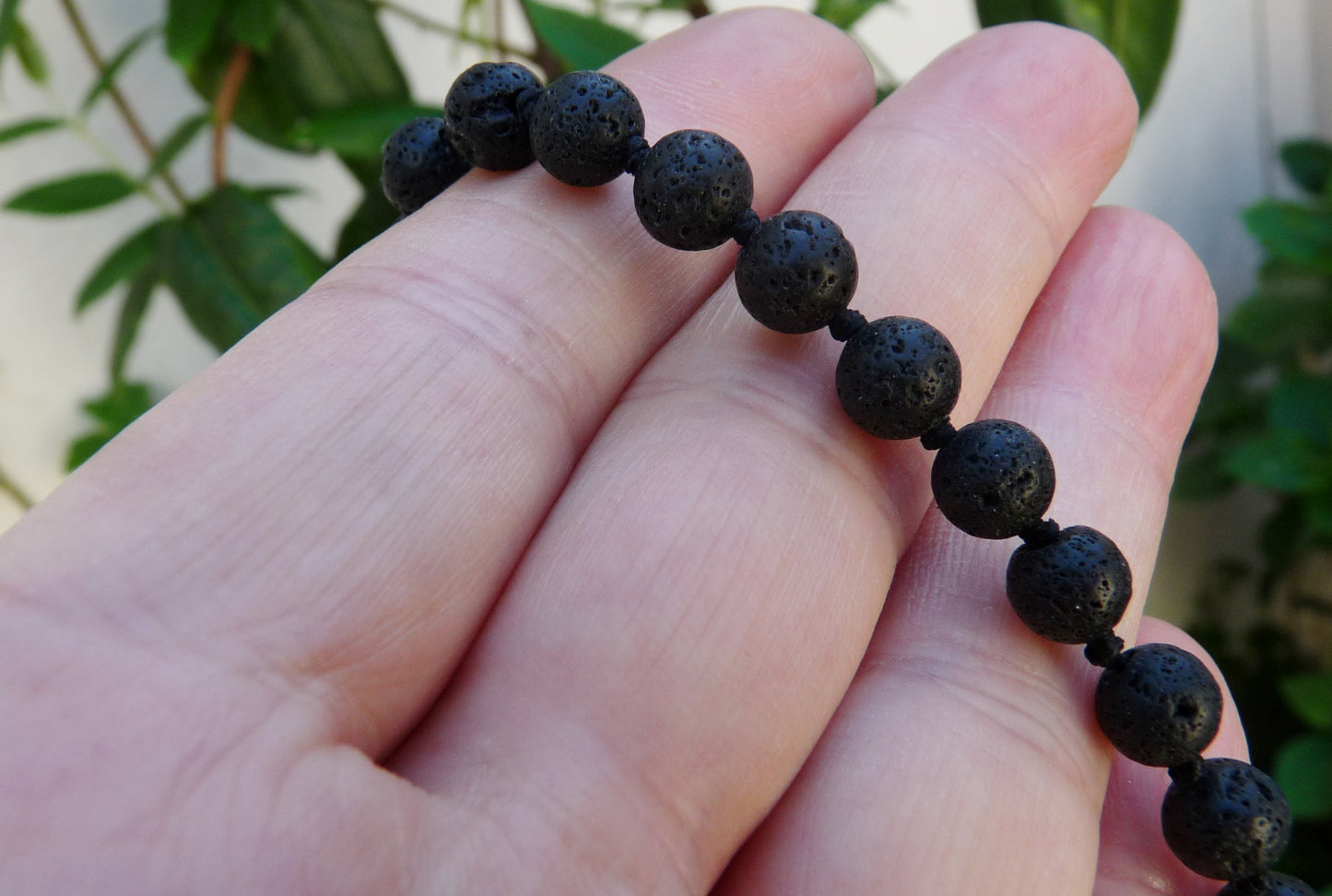 Heren ketting met Lavasteen en Angeliet – handgeknoopt natuursteen