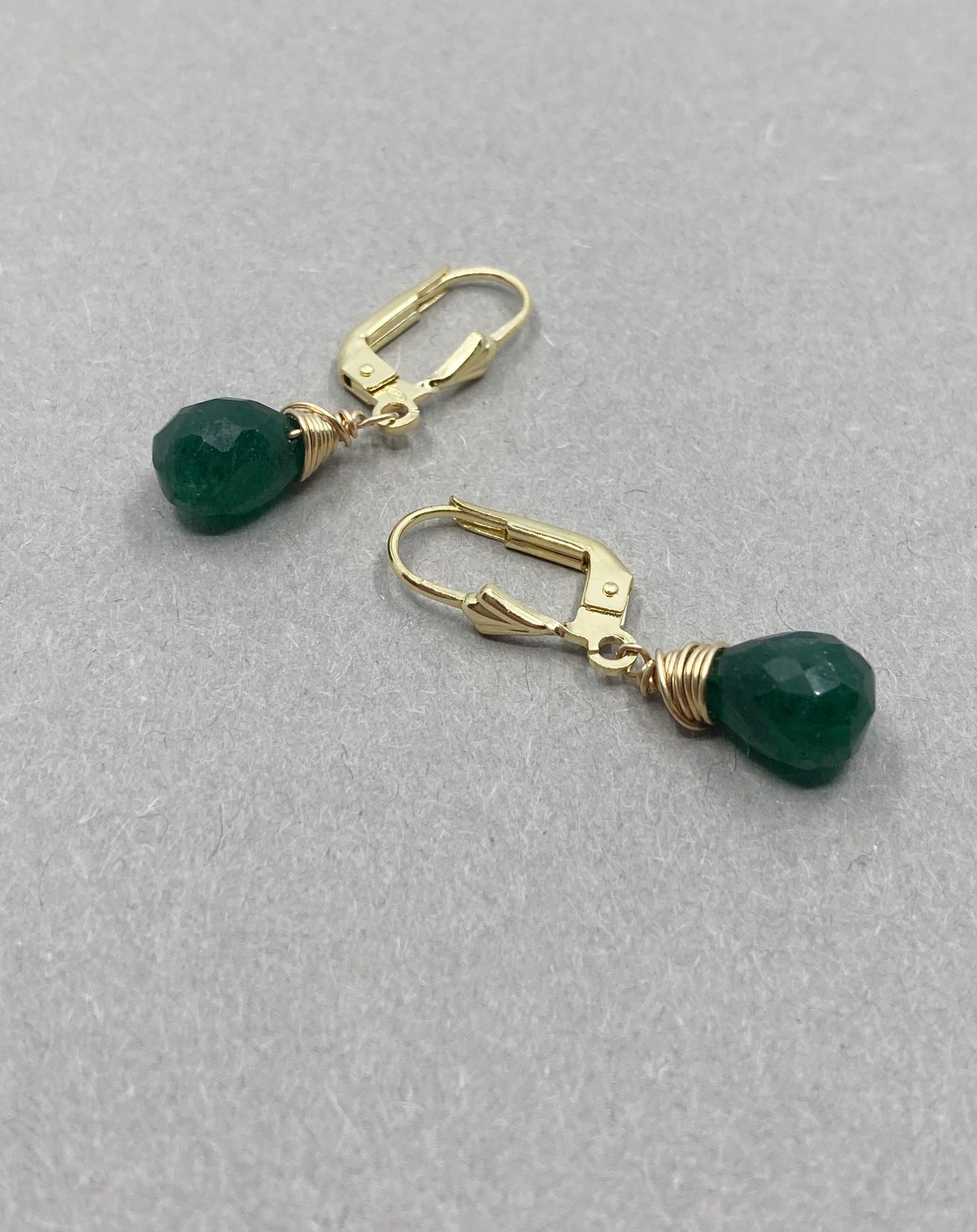 Groene Jade druppel oorbellen in 14K Goldfill