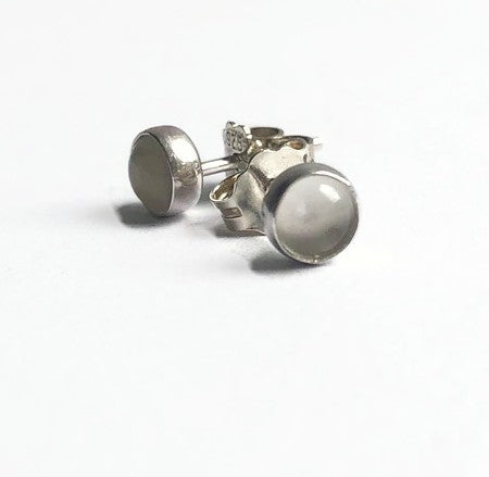 Silver men's stud earrings with quartz