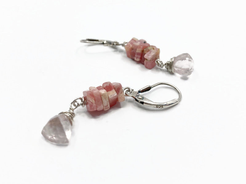 Zilveren oorbellen met rodochrosiet Heishi-kralen en rozenkwartsbrioletten